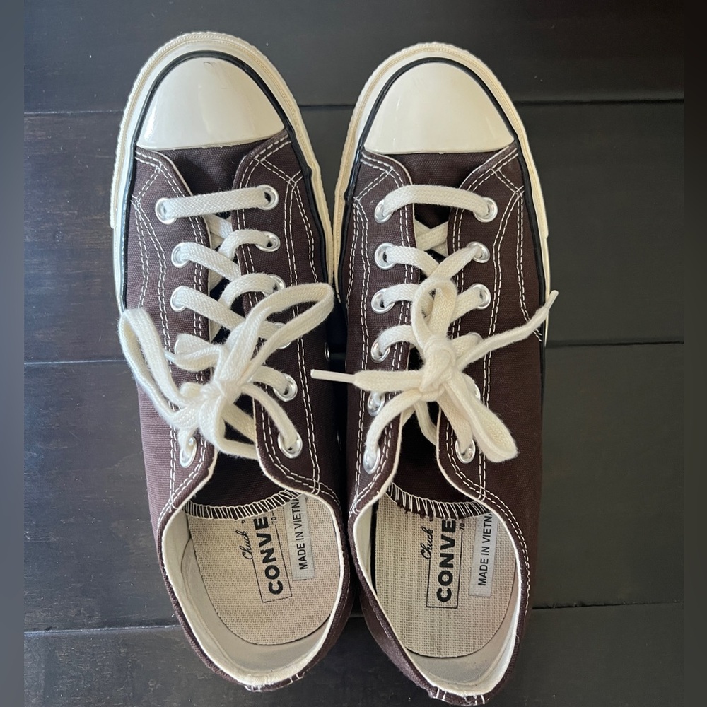 Chuck Taylor dark brown converse
